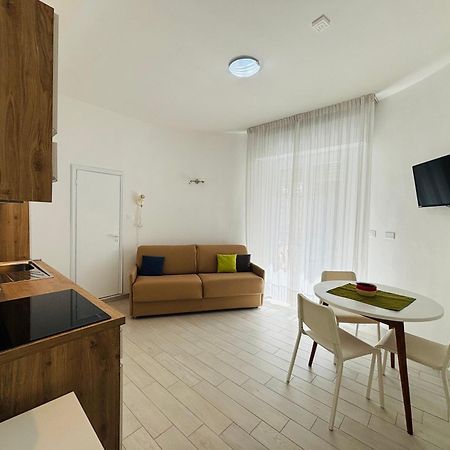 Hotel Iride Suite & Breakfast- Ideale Per Famiglie E Coppie Riccione Zewnętrze zdjęcie