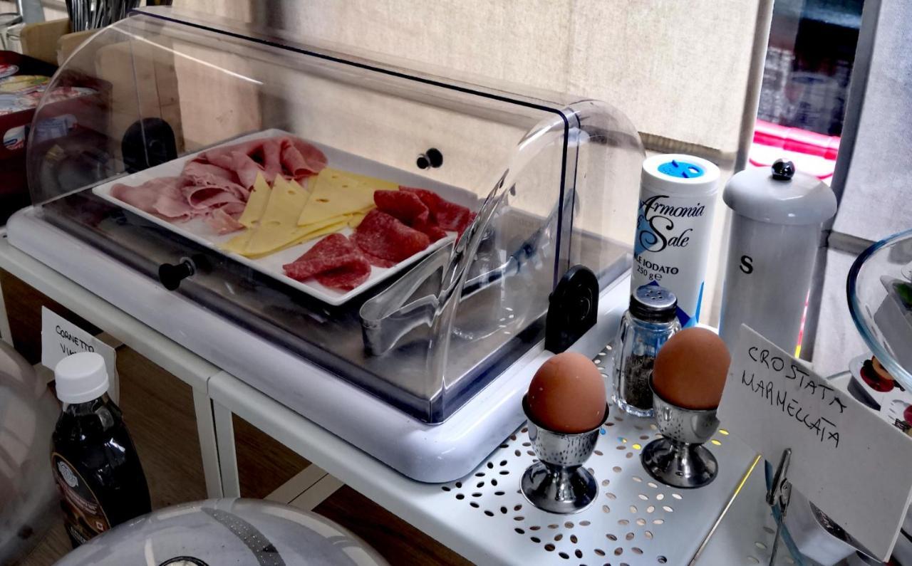 Hotel Iride Suite & Breakfast- Ideale Per Famiglie E Coppie Riccione Zewnętrze zdjęcie