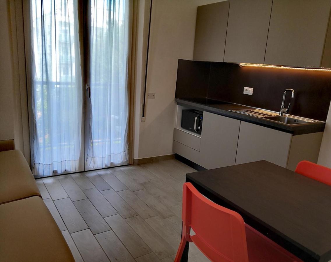 Hotel Iride Suite & Breakfast- Ideale Per Famiglie E Coppie Riccione Zewnętrze zdjęcie