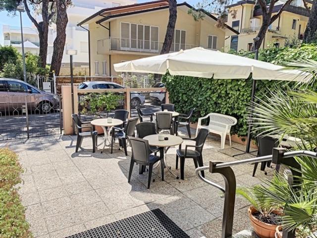 Hotel Iride Suite & Breakfast- Ideale Per Famiglie E Coppie Riccione Zewnętrze zdjęcie