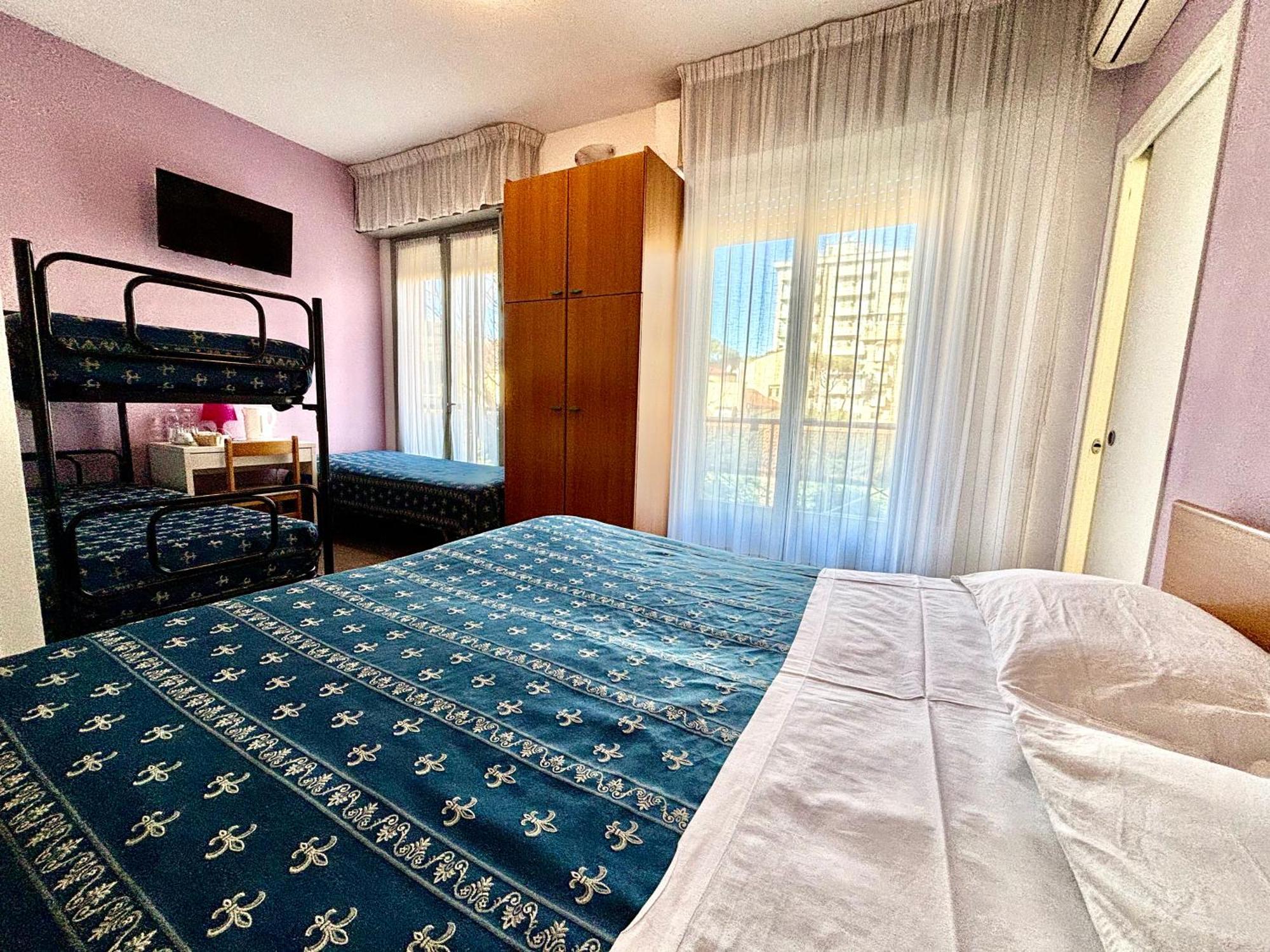 Hotel Iride Suite & Breakfast- Ideale Per Famiglie E Coppie Riccione Zewnętrze zdjęcie