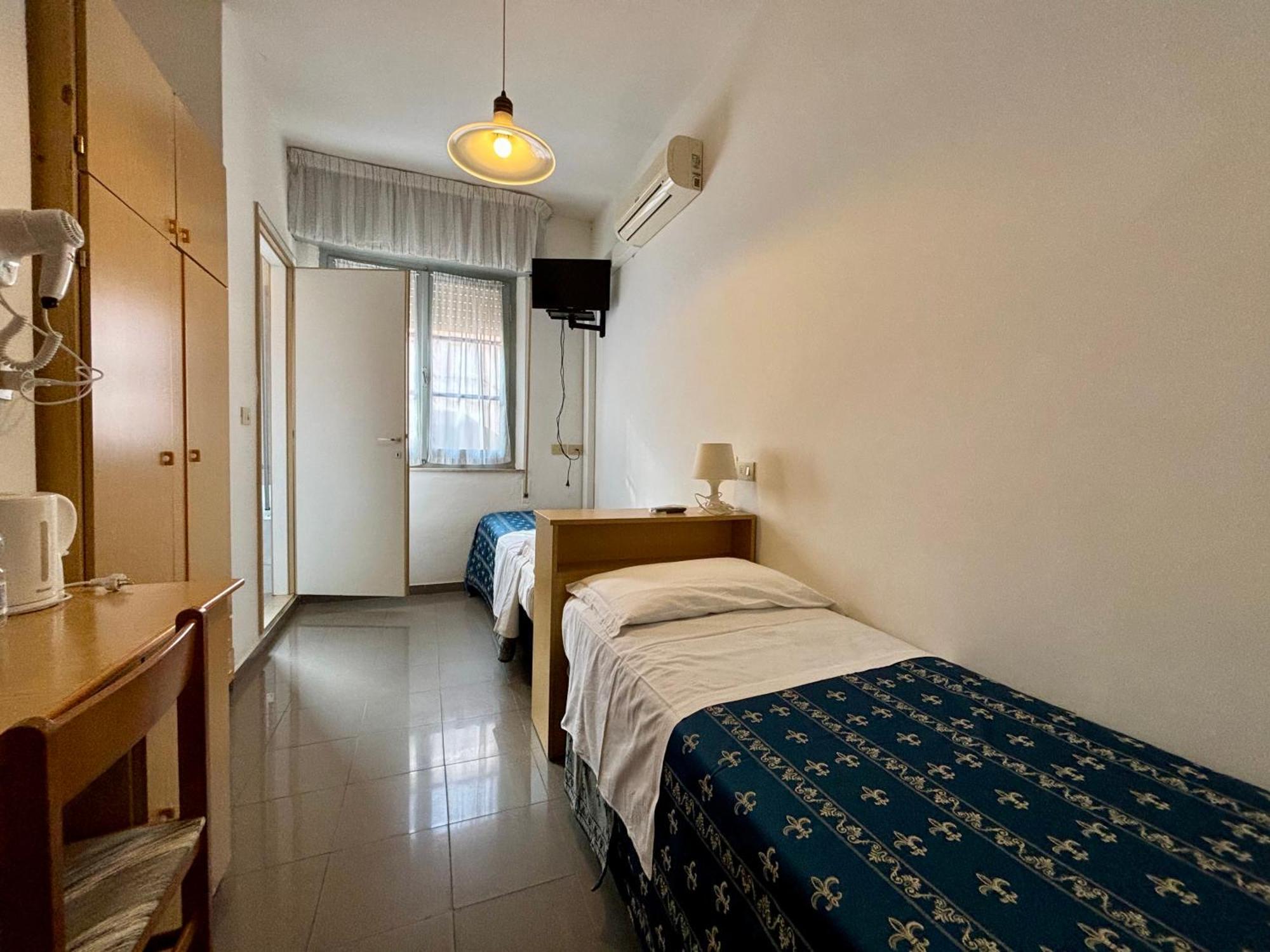 Hotel Iride Suite & Breakfast- Ideale Per Famiglie E Coppie Riccione Zewnętrze zdjęcie