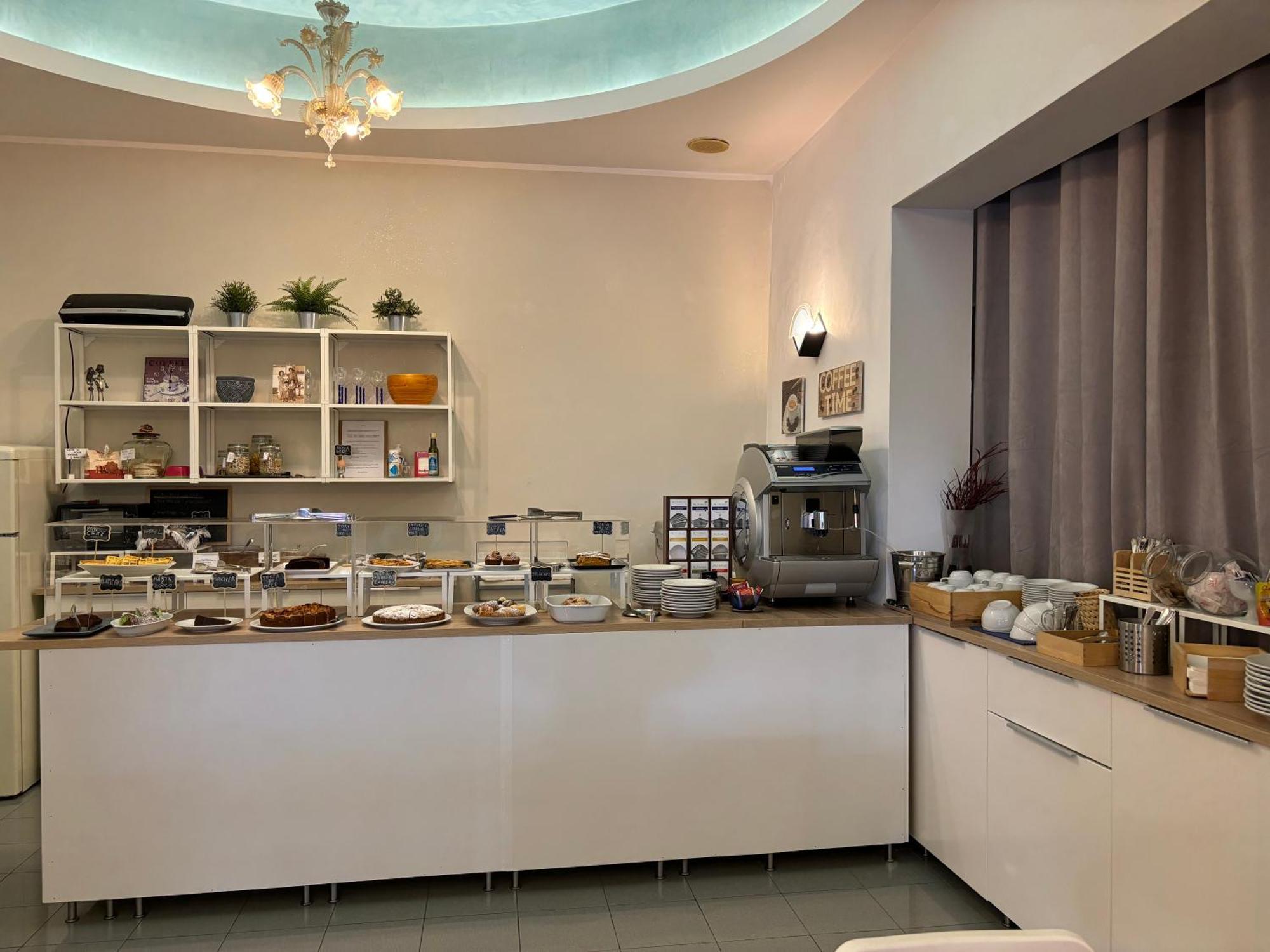 Hotel Iride Suite & Breakfast- Ideale Per Famiglie E Coppie Riccione Zewnętrze zdjęcie