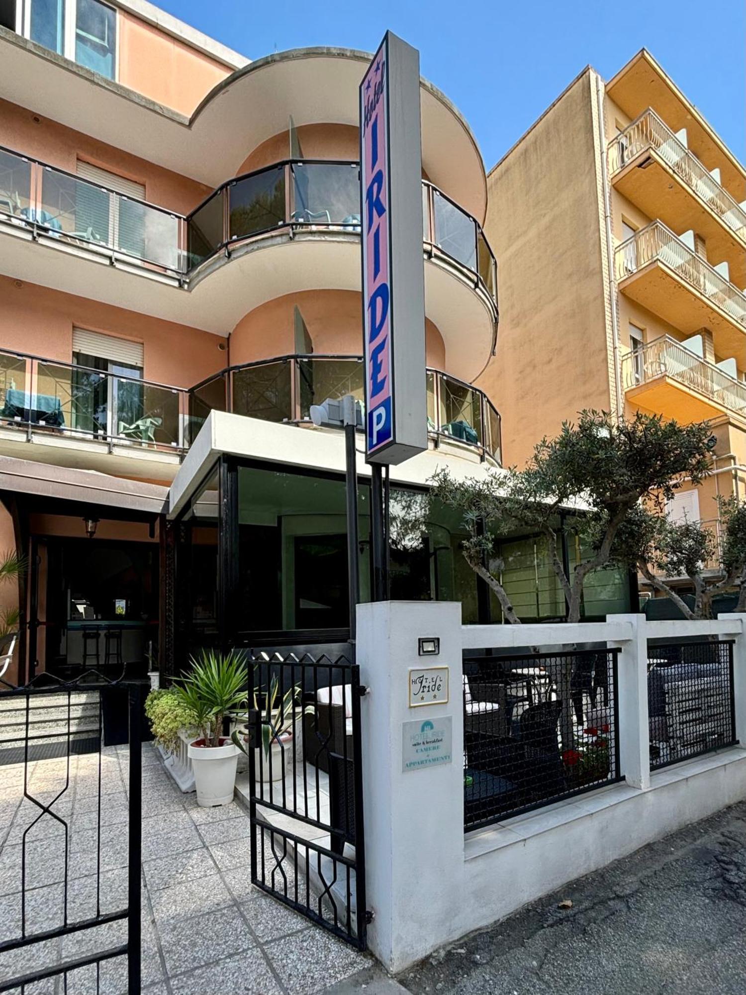 Hotel Iride Suite & Breakfast- Ideale Per Famiglie E Coppie Riccione Zewnętrze zdjęcie