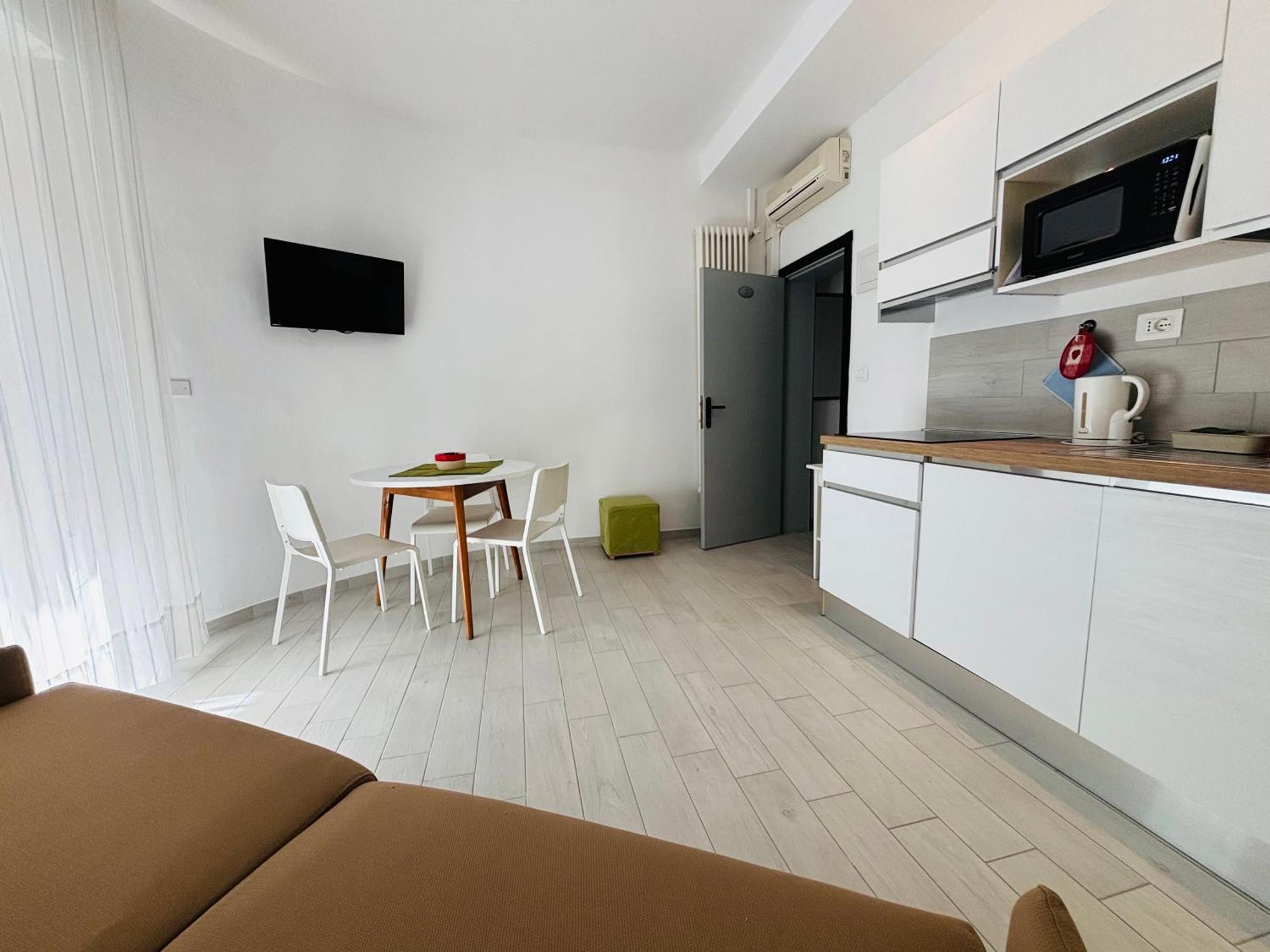 Hotel Iride Suite & Breakfast- Ideale Per Famiglie E Coppie Riccione Zewnętrze zdjęcie