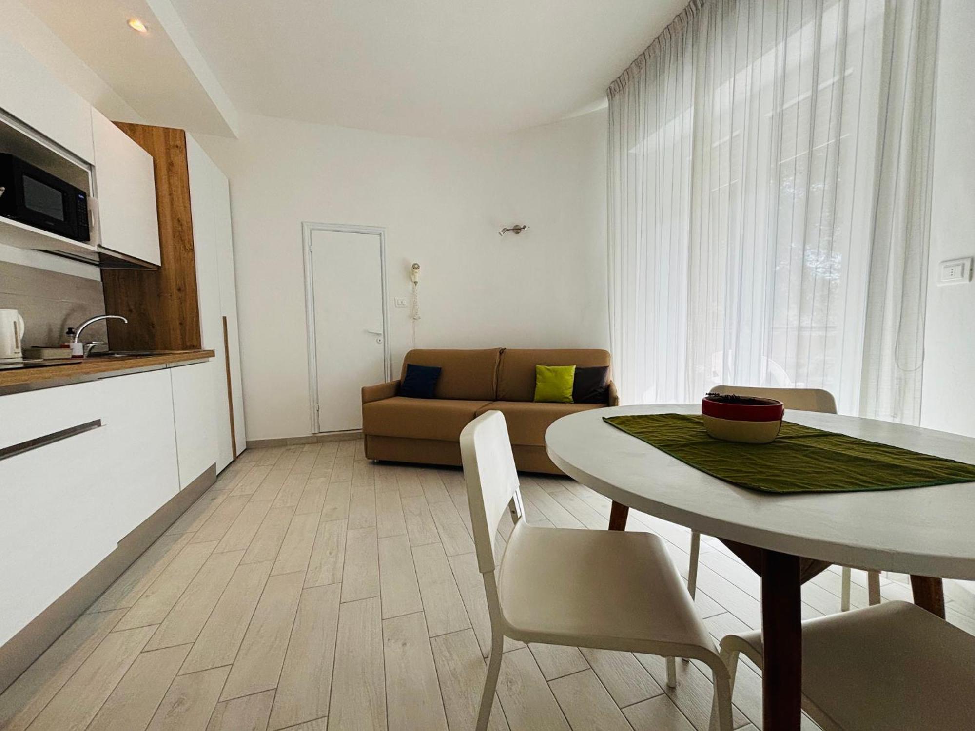 Hotel Iride Suite & Breakfast- Ideale Per Famiglie E Coppie Riccione Zewnętrze zdjęcie